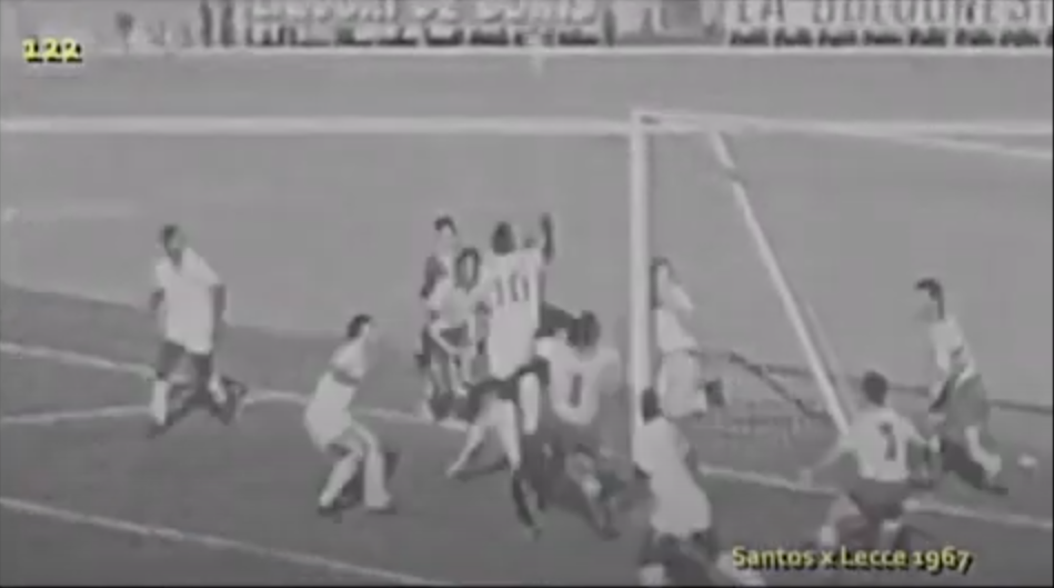 Il gol di Pelè allo Stadio Via del Mare - 24 Giugno 1967